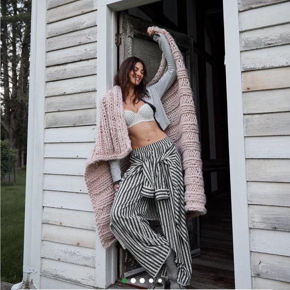 Aerie Street Flannel Trouser PJ top size M - Picture 2 of 4